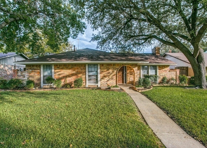 1013 Carriagehouse Lane - Photo 1