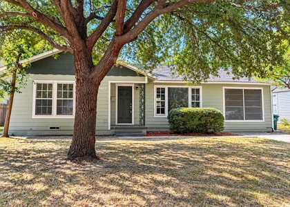 1017 Denton Street - Photo 1