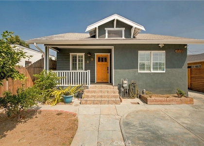1649 E 43rd - Photo 1