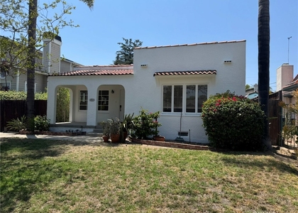 4313 Shadyglade Avenue - Photo 1