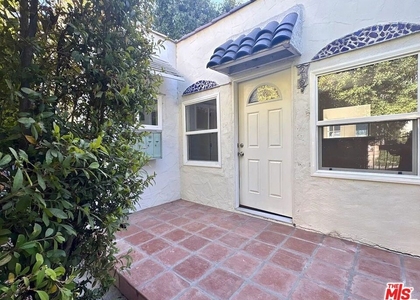 2107 Vine Street - Photo 1