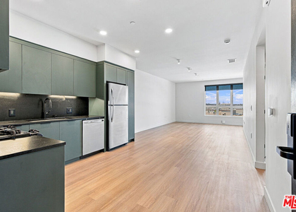 10601 Washington Boulevard - Photo 1