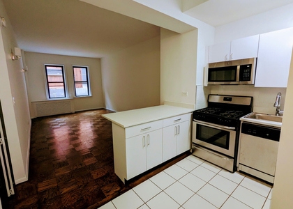W 22nd St - Photo 1