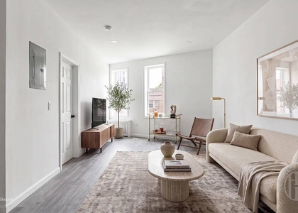 146-07 Jamaica Avenue - Photo 1