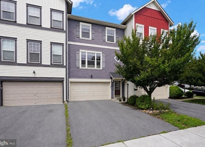 102 Gretchen Court - Photo 1