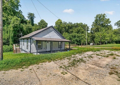415 Spring Court - Photo 1