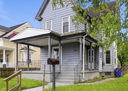 709 E Main Street E - Photo 1