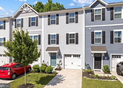 7 F Parsons Boulevard - Photo 1