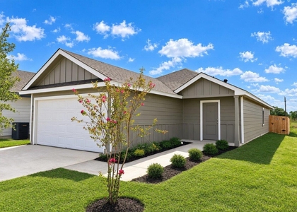 109 Mullins Dr - Photo 1