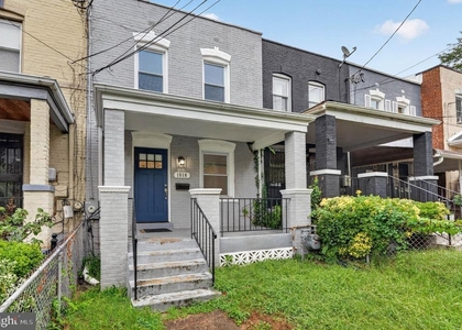 1510 Howard Road Se - Photo 1