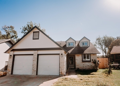 1505 Windsong Trl - Photo 1
