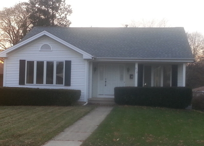 512 Clark Street - Photo 1