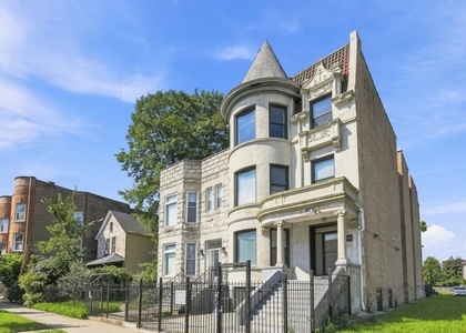 4834 S Prairie Avenue - Photo 1