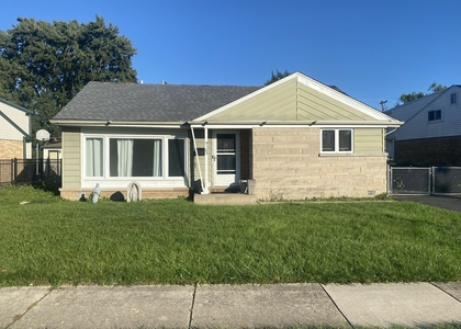 9105 Oleander Avenue - Photo 1