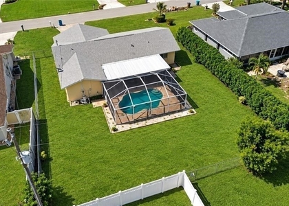 915 Se 20th Street - Photo 1