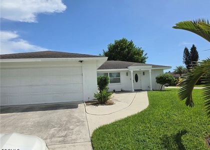 1300 Se 31st Terrace - Photo 1
