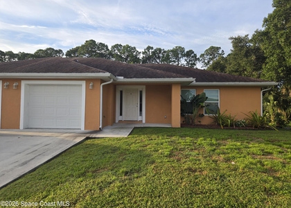 1624 Espejo Street Se - Photo 1