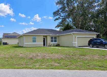 120 Zinnia Lane W - Photo 1