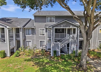 2216 Stonington Avenue - Photo 1