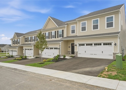 1007 Darcy Dr - Photo 1