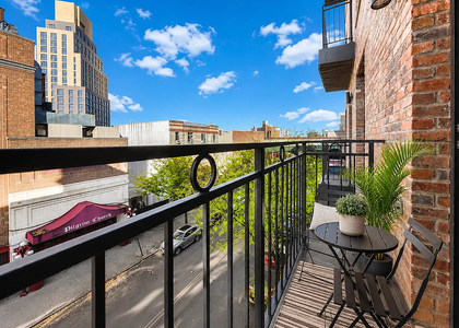 1010 Gates Avenue - Photo 1