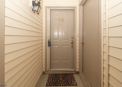 172 Potomac Dr - Photo 1