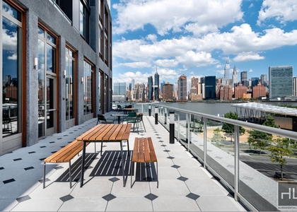 Center Boulevard - Photo 1