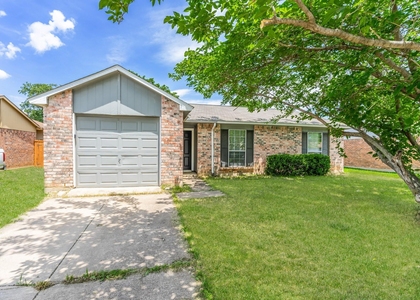 7005 Wildbriar Court E - Photo 1