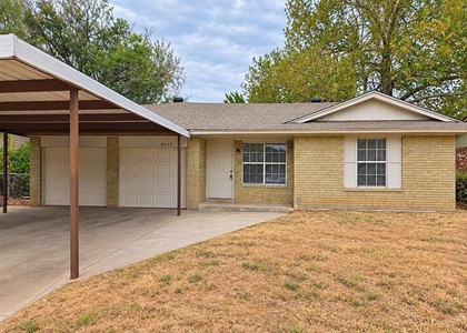9717 Ne 2nd Street - Photo 1