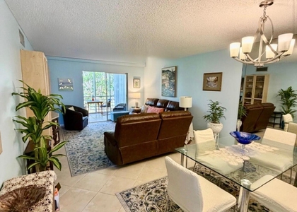 300 Ne 26th Avenue - Photo 1