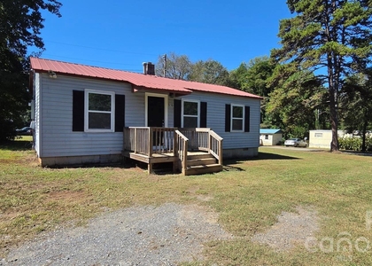 916 Mountain Crest Drive - Photo 1