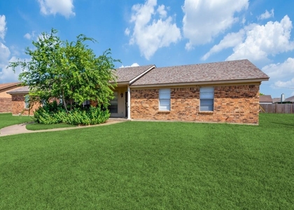 1111 N Nolan River Road - Photo 1