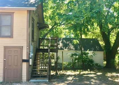 1007 Oakland Street - Photo 1