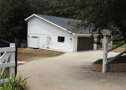 5041 Pine Ridge Avenue - Photo 1