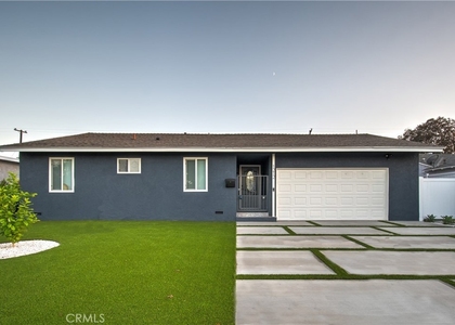 1212 W Woodcrest Avenue - Photo 1