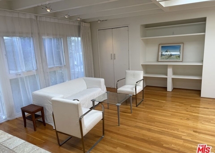516 1/4 N San Vicente Boulevar - Photo 1