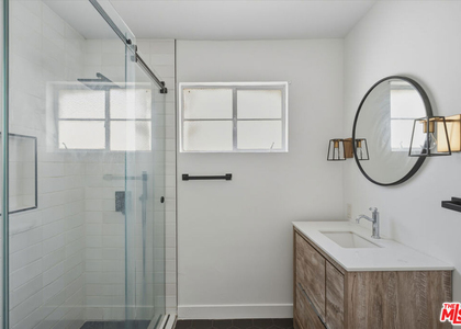 929 N Stanley Avenue - Photo 1