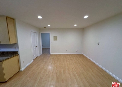 5253 Virginia Avenue - Photo 1