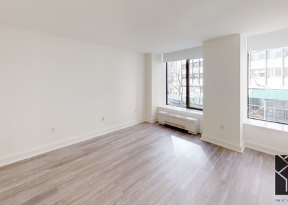 Hanover Square - Photo 1