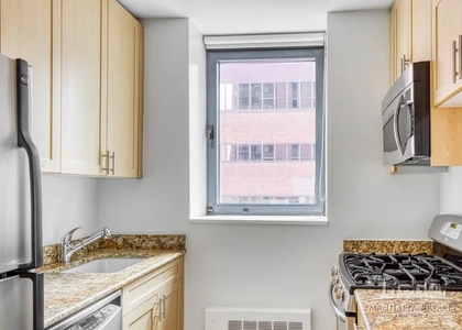 W 48th St - Photo 1