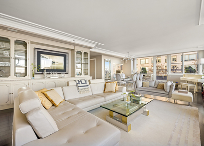 120 Riverside Boulevard - Photo 1