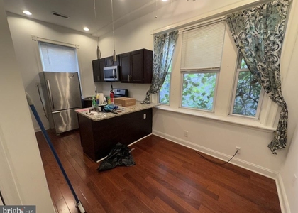1633 W Girard Avenue - Photo 1