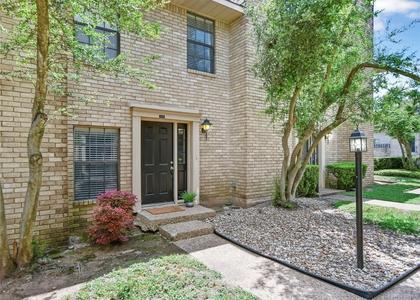 8400 Jamestown Dr - Photo 1
