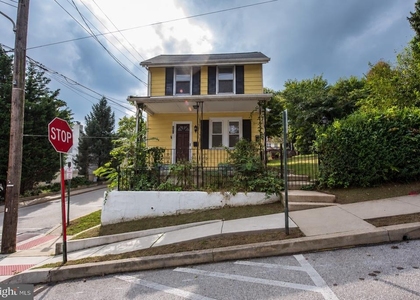 101 Merion Avenue - Photo 1