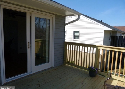 1009 Kensington Way - Photo 1