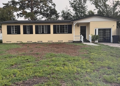 6124 Sudbury Avenue - Photo 1
