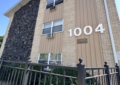 1004 Des Plaines Avenue - Photo 1