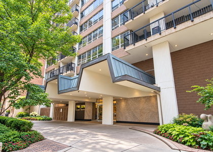 201 E Chestnut Street - Photo 1