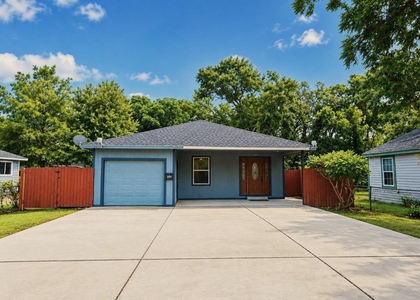207 Smith Street - Photo 1
