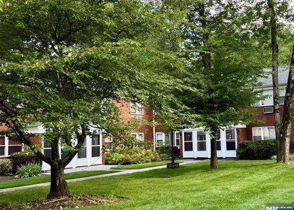 62 Regency - Photo 1